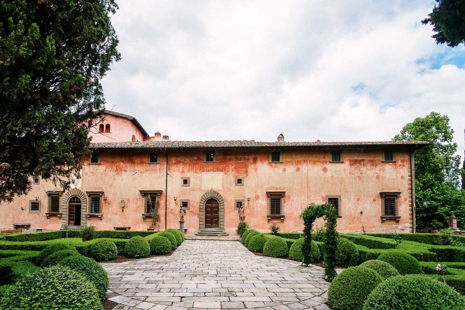 cerimonia e ricevimento per un matrimonio intimo nel chianti