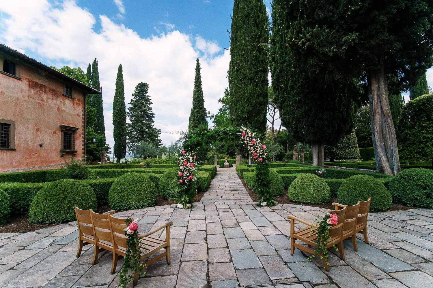 cerimonia e ricevimento per un matrimonio intimo nel chianti