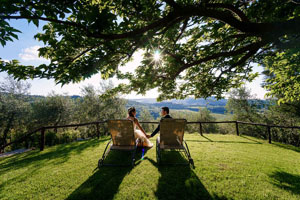 cerimonia e ricevimento per un matrimonio intimo nel chianti
