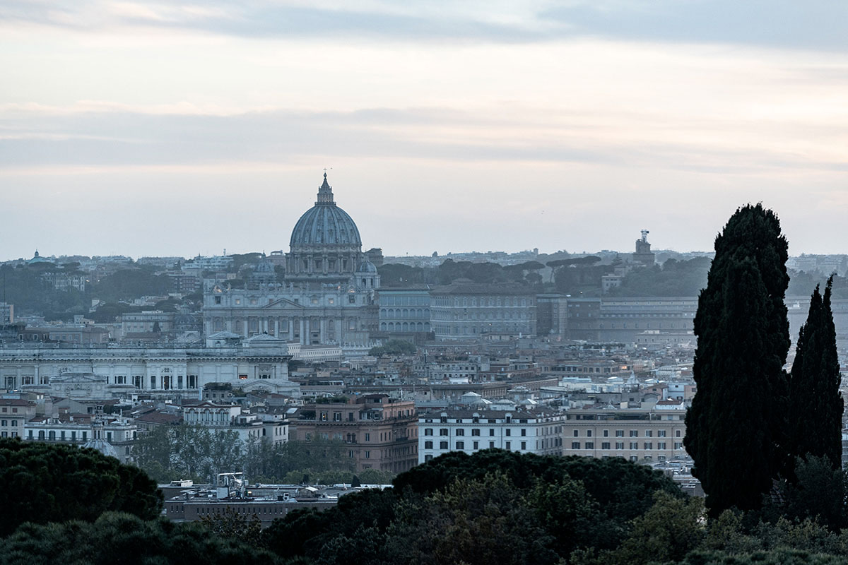 destination wedding in spring at rome