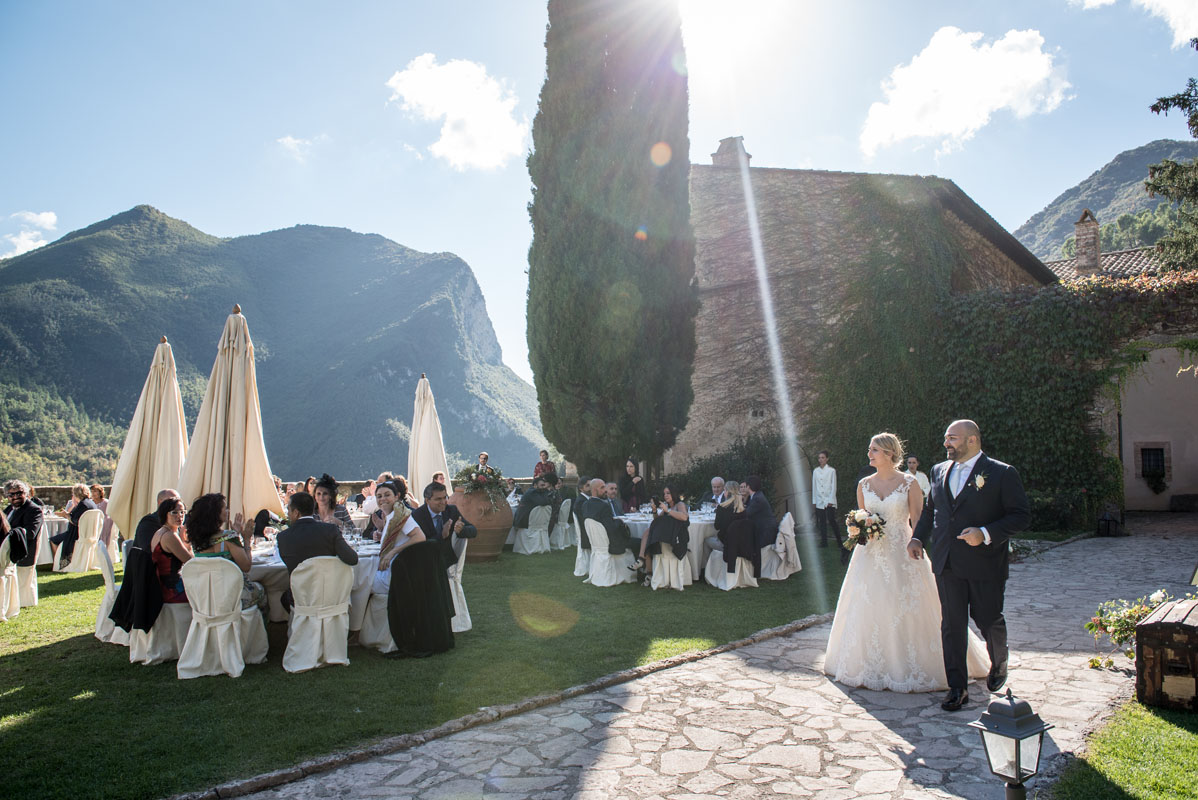 cerimonia e ricevimento in una vecchia abbazia in umbria