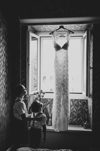 una coppia di sposi per un matrimonio romantico a roma