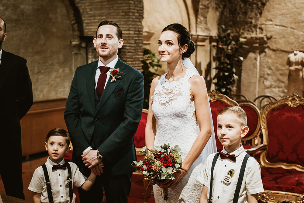 una coppia di sposi per un matrimonio romantico a roma