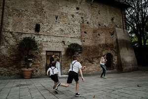 una coppia di sposi per un matrimonio romantico a roma