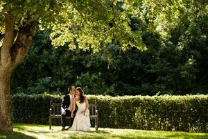 chic wedding in old abbey umbria italy
