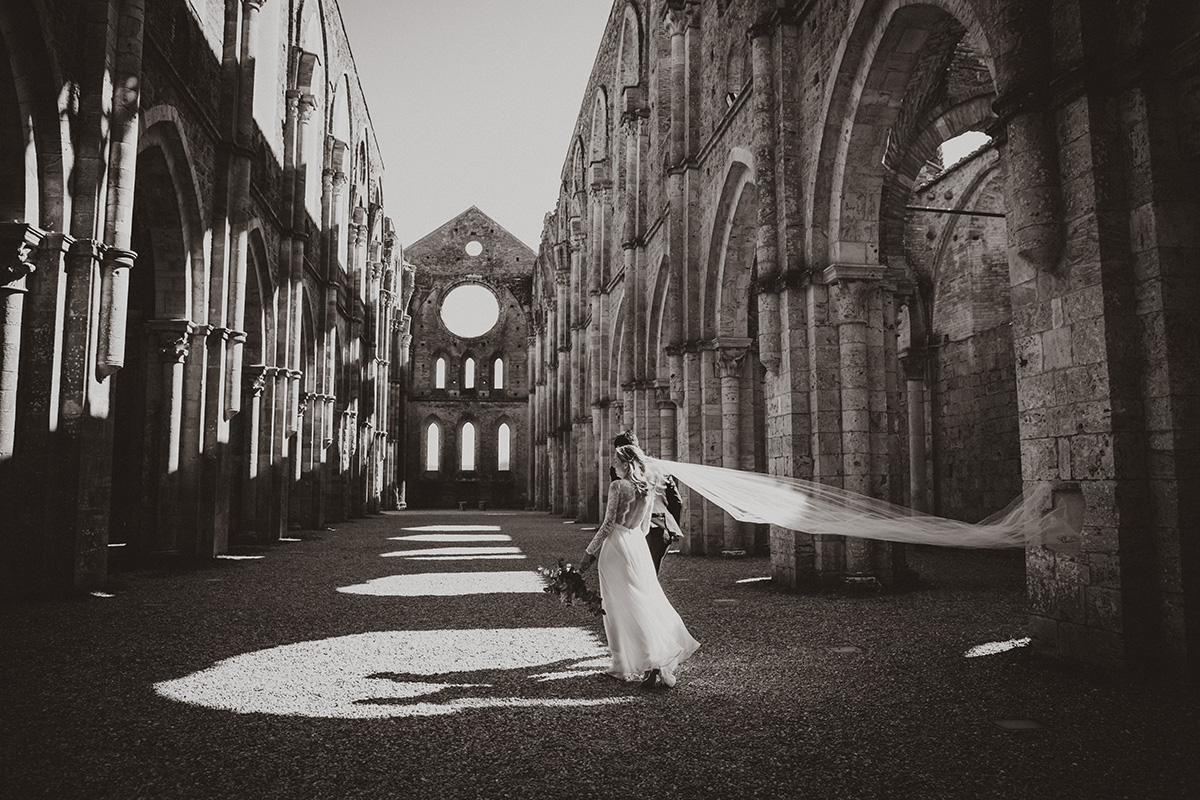 Elopement at Abbey of San Galgano Italy