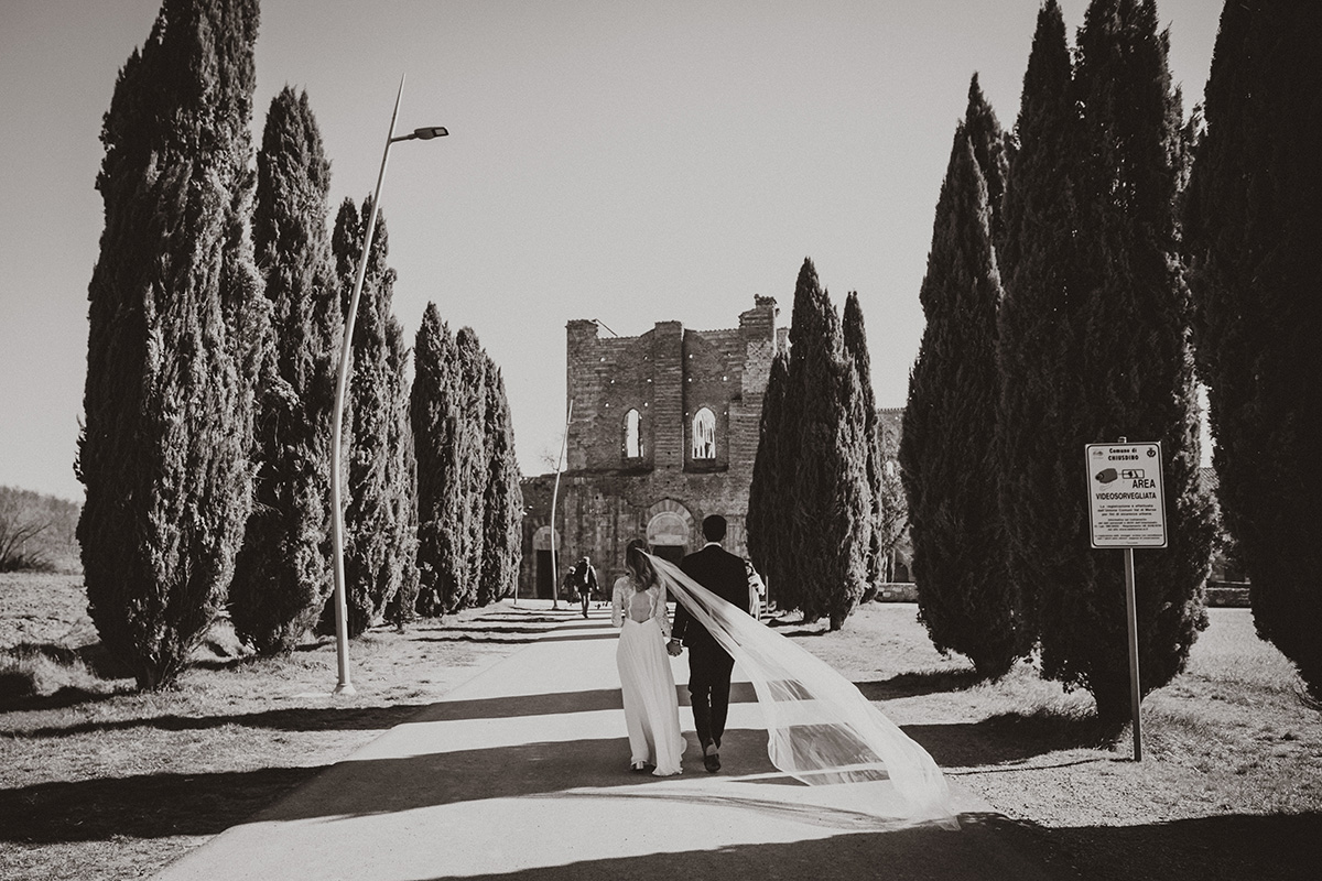 Elopement at Abbey of San Galgano Italy