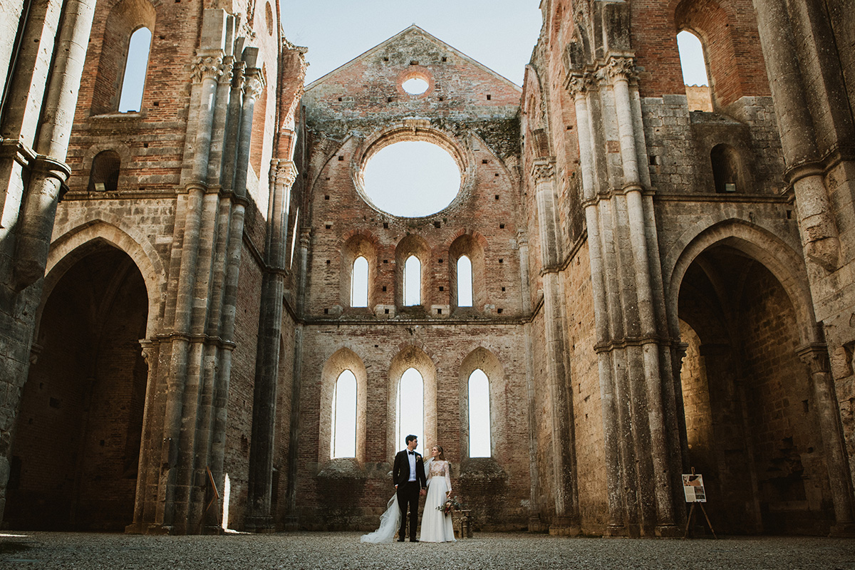 Elopement at Abbey of San Galgano Italy