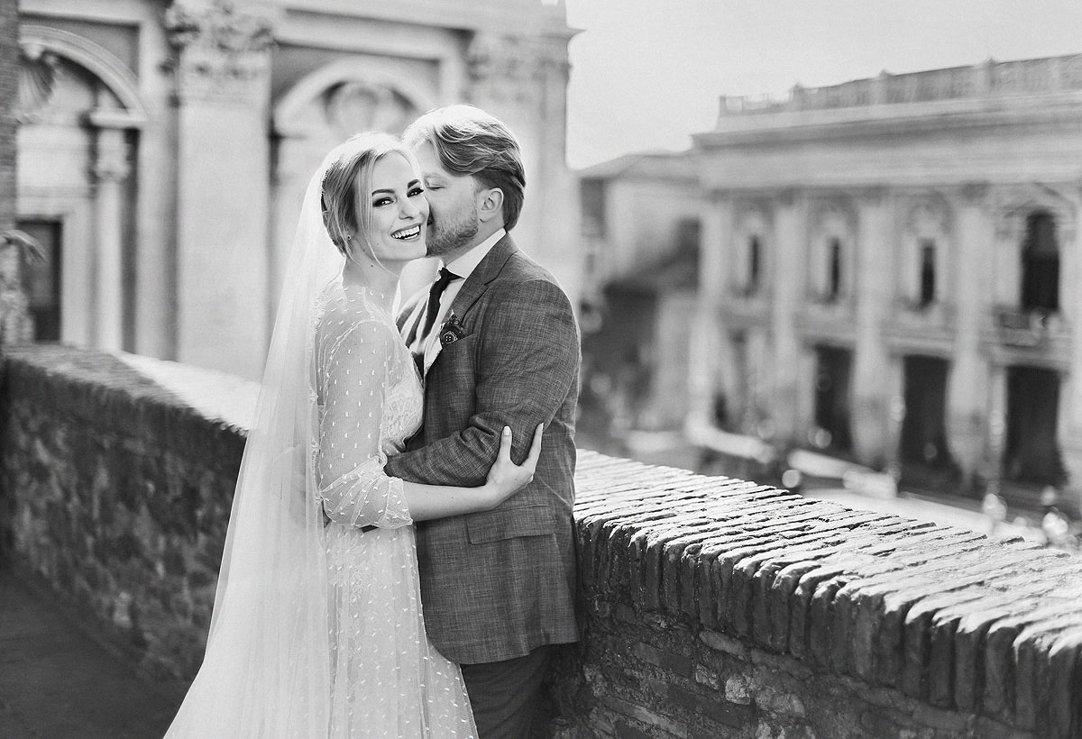 romantic wedding in Italy and reception at roof garden